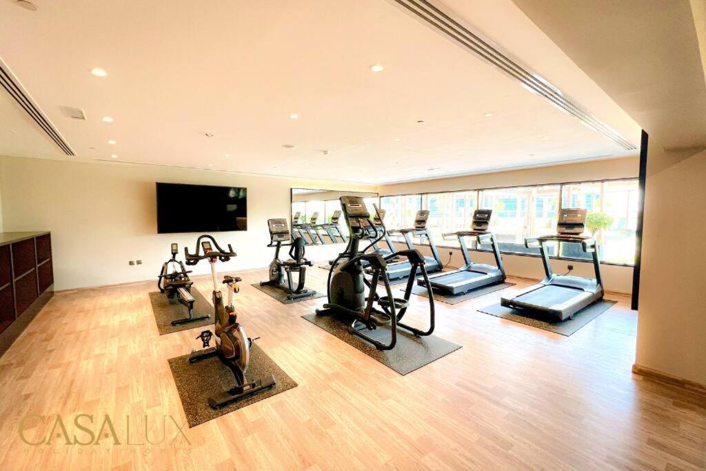 Lovely Big Studio W/ Burj Khalifa View In Downtown Dubai Luaran gambar