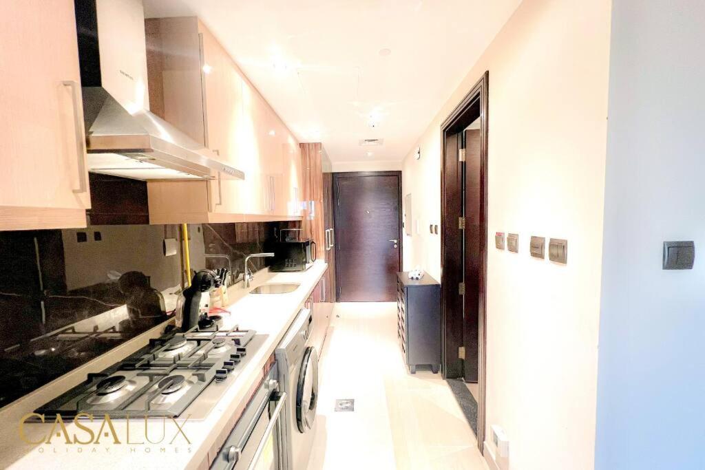 Lovely Big Studio W/ Burj Khalifa View In Downtown Dubai Luaran gambar