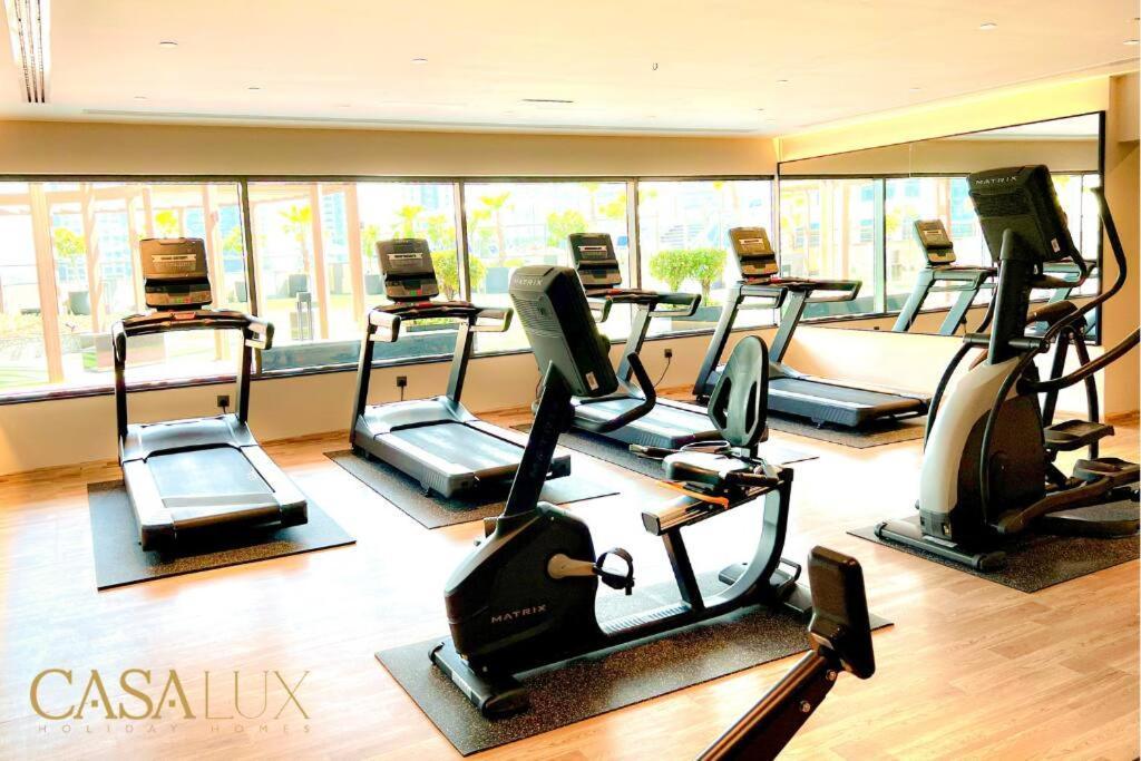 Lovely Big Studio W/ Burj Khalifa View In Downtown Dubai Luaran gambar