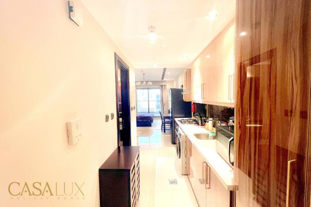 Lovely Big Studio W/ Burj Khalifa View In Downtown Dubai Luaran gambar